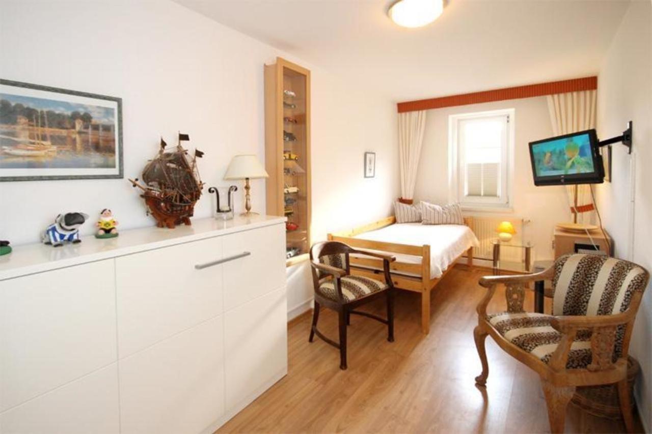 Strandschloesschen Kuehlungsborn Room photo